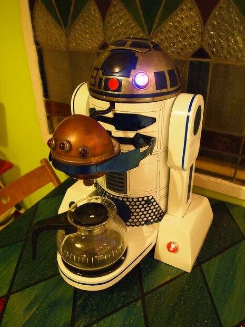 Denne R2-D2-kaffemaskine er galaxens bedste opfindelse