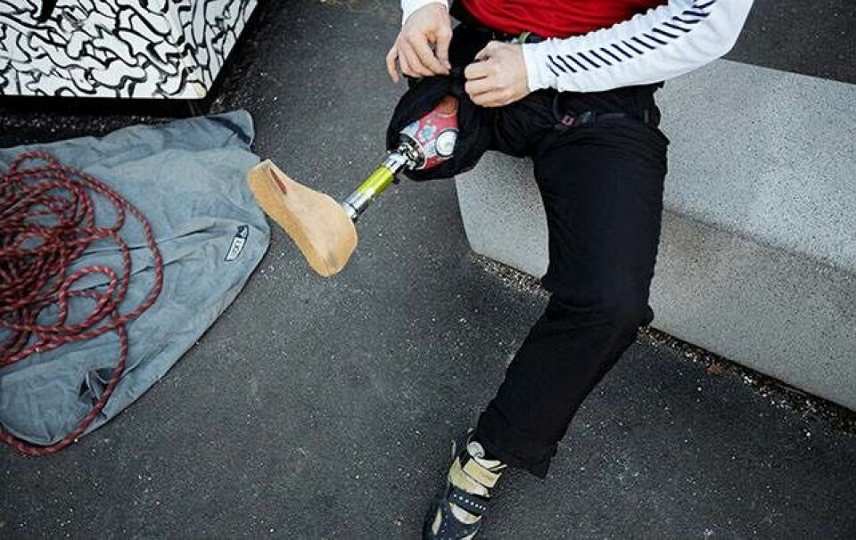 ”De bliver nødt til at fjerne benet. Jeg tænker, at det er fint nok. Jeg vil bare gerne være rask. Mine forældre ser helt forkerte ud. Min mor er ved at græde.”