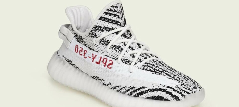 Kim Kardashian uddeler gratis YEEZYs på Twitter