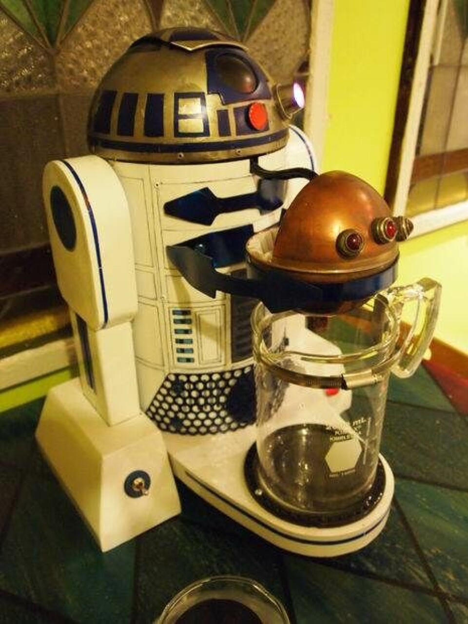 Denne R2-D2-kaffemaskine er galaxens bedste opfindelse
