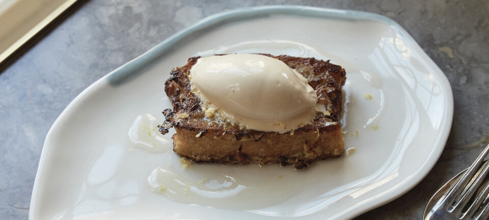 Blød is, brunet smør og stærk alkohol: Er det verdens bedste arme riddere?