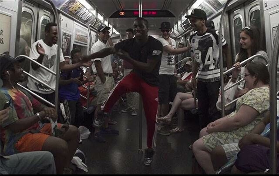 Video: De forbudte dansere i New Yorks metro