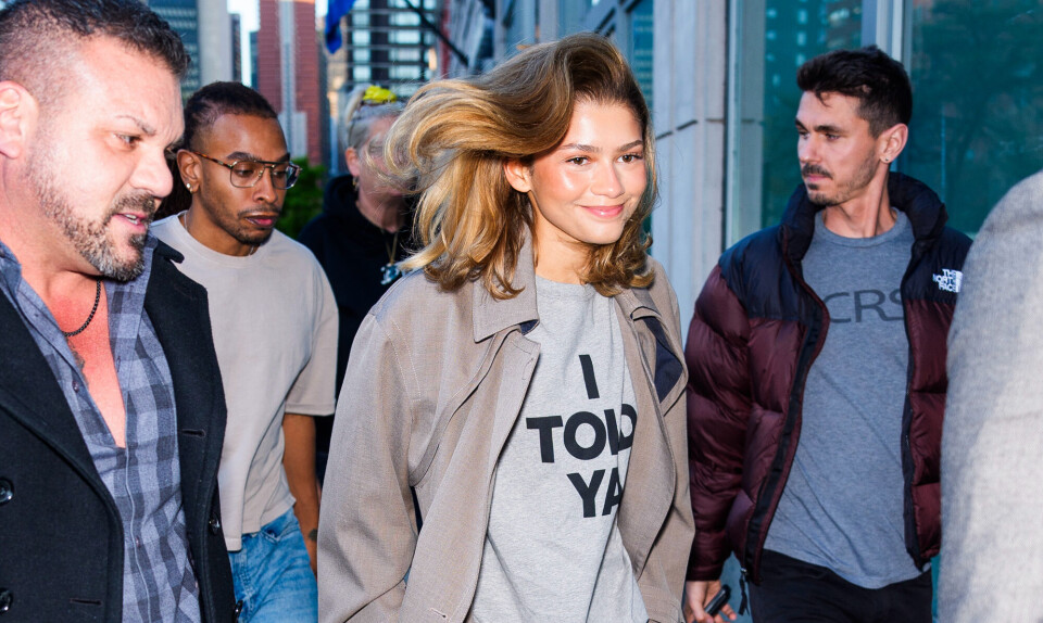 Denne simple, men hamrende dyre, T-shirt kommer til at være overalt