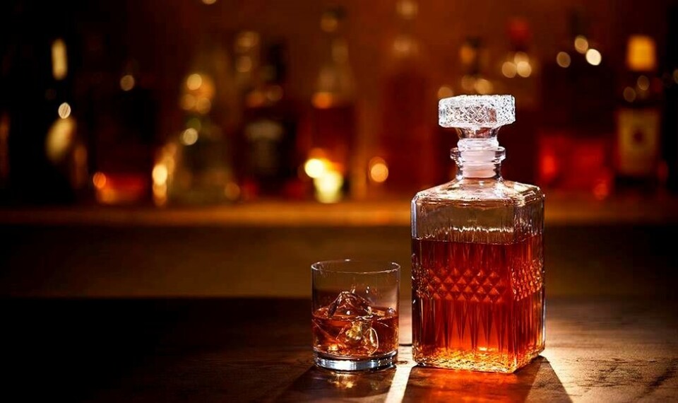 Derfor skal du altid vælge whisky, når du bestiller drinks i baren