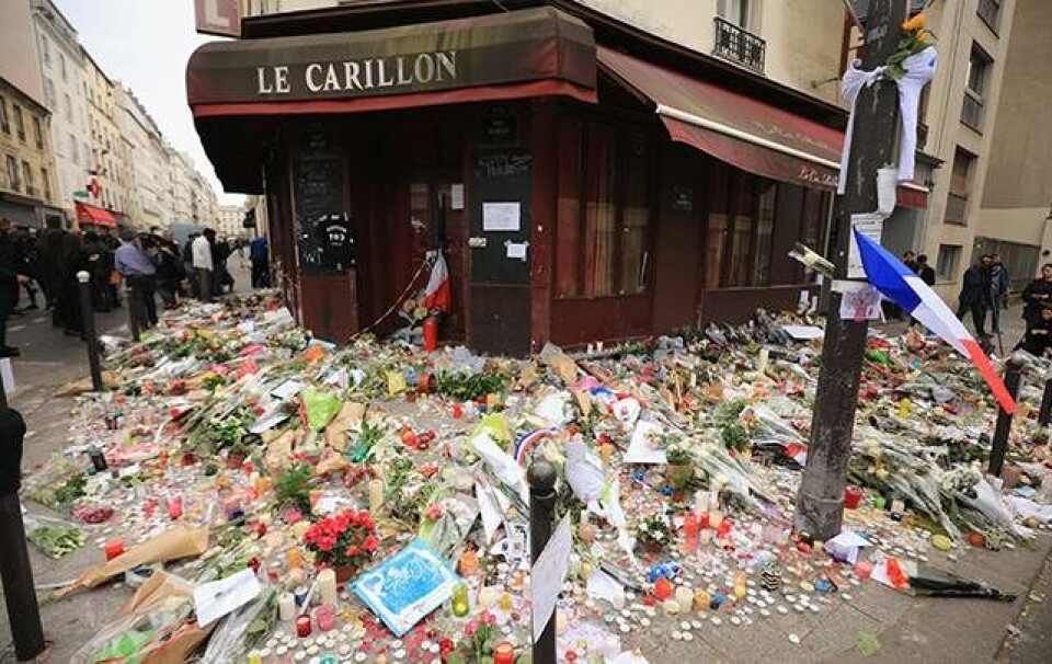 Paris én måned efter terrorangrebet: Hverdagen kan blive det stærkeste våben, pariserne har