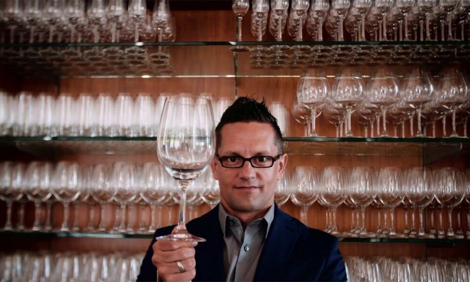 Martin er sommelier. Vandsommelier. Han får penge for at smage på vand