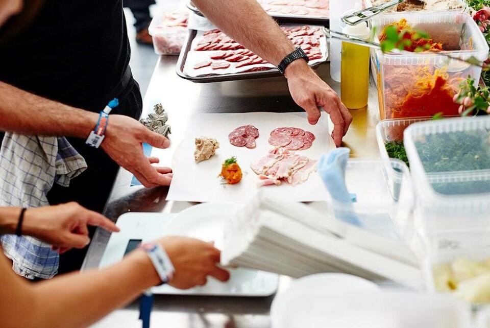 Med Choir of Young Believers i Roskildes backstage-restaurant: “Er vi de fuldeste herinde?”