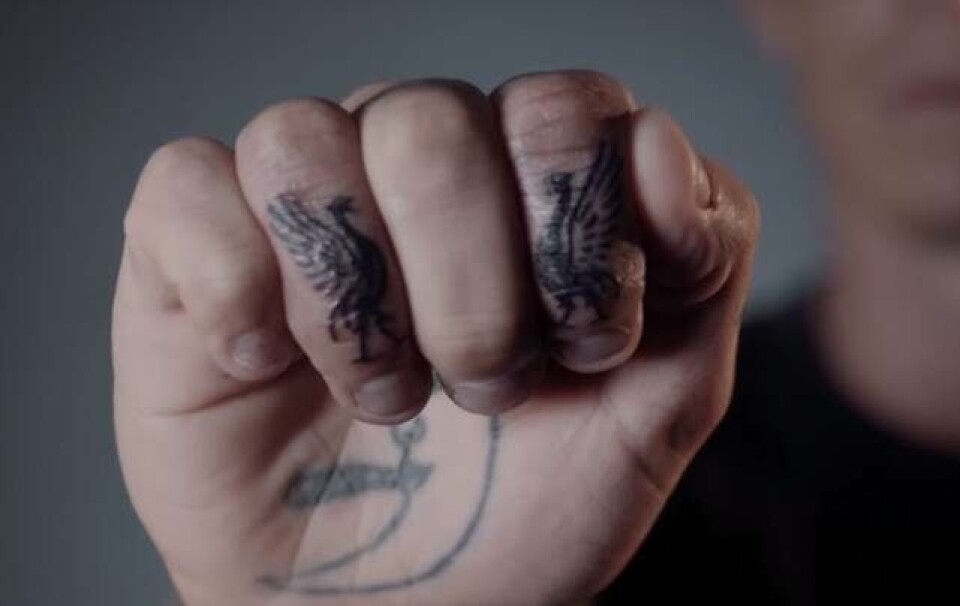 Se den eksklusive video: Daniel Agger får ny Liverpool-tatovering