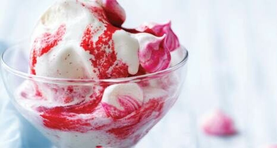 Softice med jordbær og rabarberkys