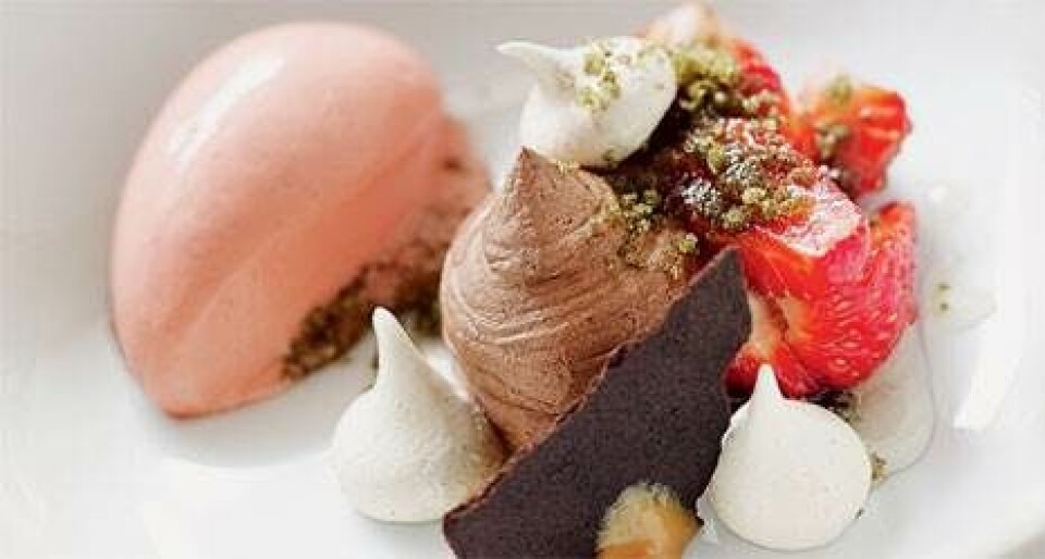 Jordbær med hyldeblomst, mælkechokolade, marengs