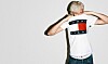 Det ikoniske logo er tilbage: Tommy Hilfiger genopliver 90’erne med ny kollektion