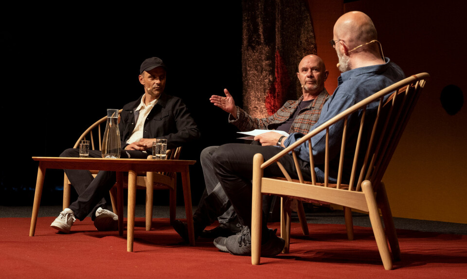 Nick Hornby på Heartland: ”Hvis du ikke bruger ironi, så er du jo bare … Céline Dion”