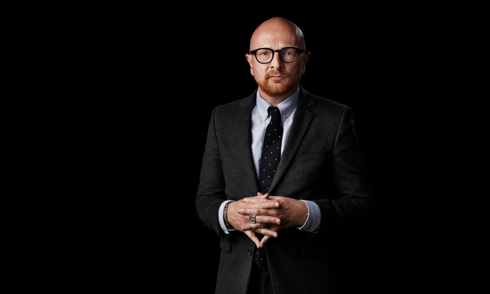 Mads Brügger om fornøjelsen ved at bide sig fast, superskurken Doktor Maxwell og bodyguards i Afrika