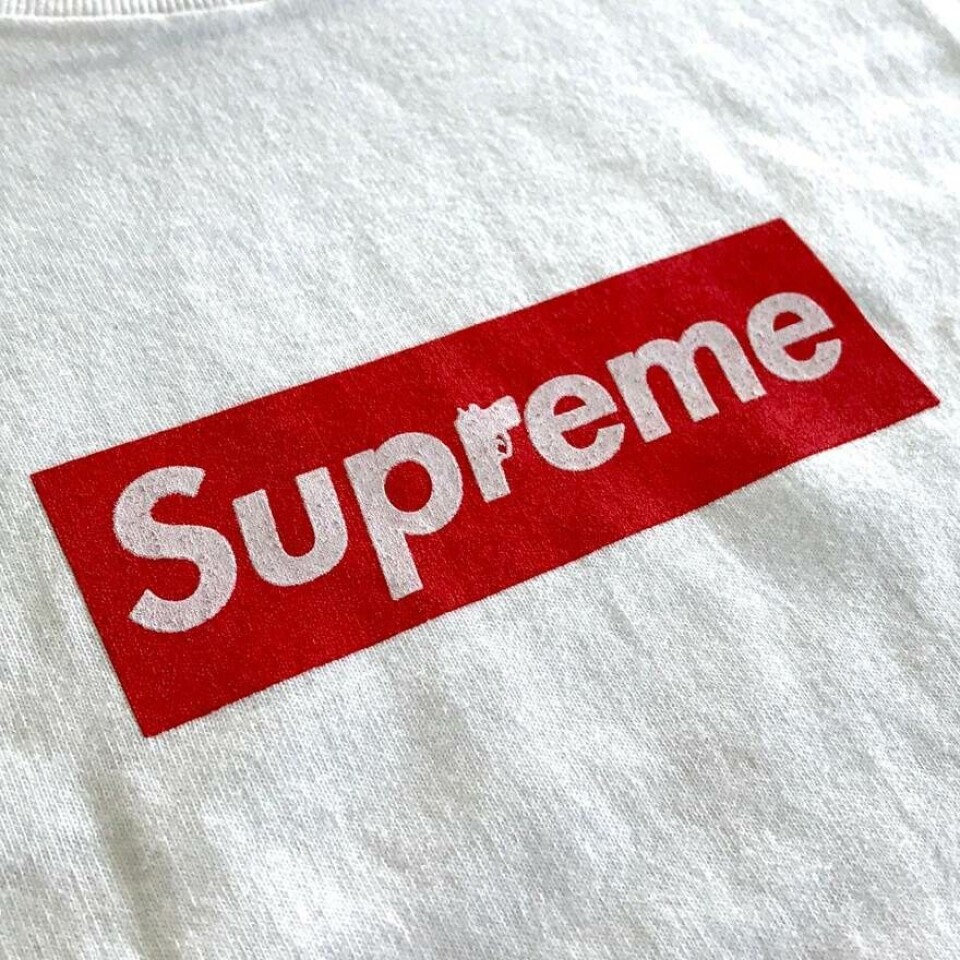 Se det svimlende beløb: Sjælden Supreme T-shirt sat til salg