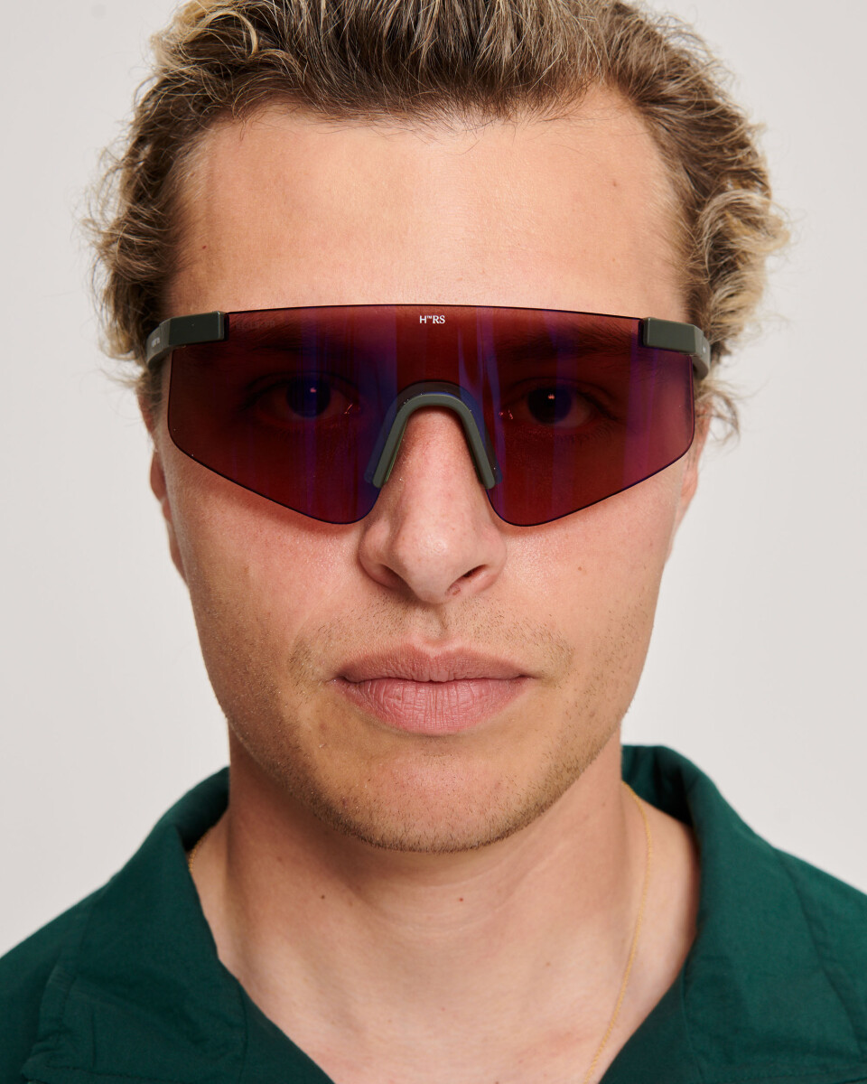 Andre Agassi ville være stolt: Dansk tennisbrand udgiver performance-solbrille, der er hurtigere end de fleste