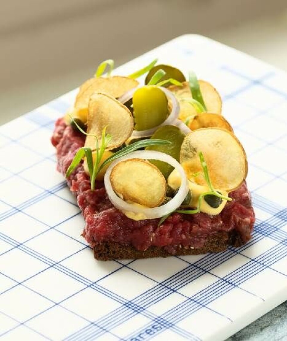 Få 6 opskrifter på smørrebrød fra Aamanns Deli og Takeaway