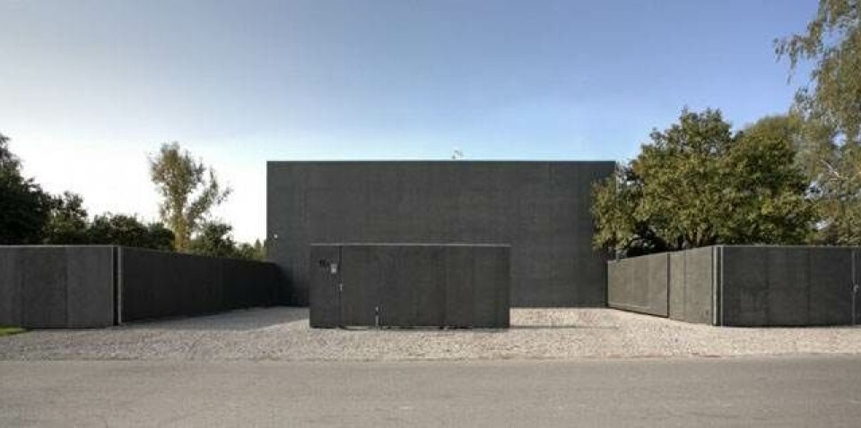 Anonym betonbygning skjuler ultramoderne hus