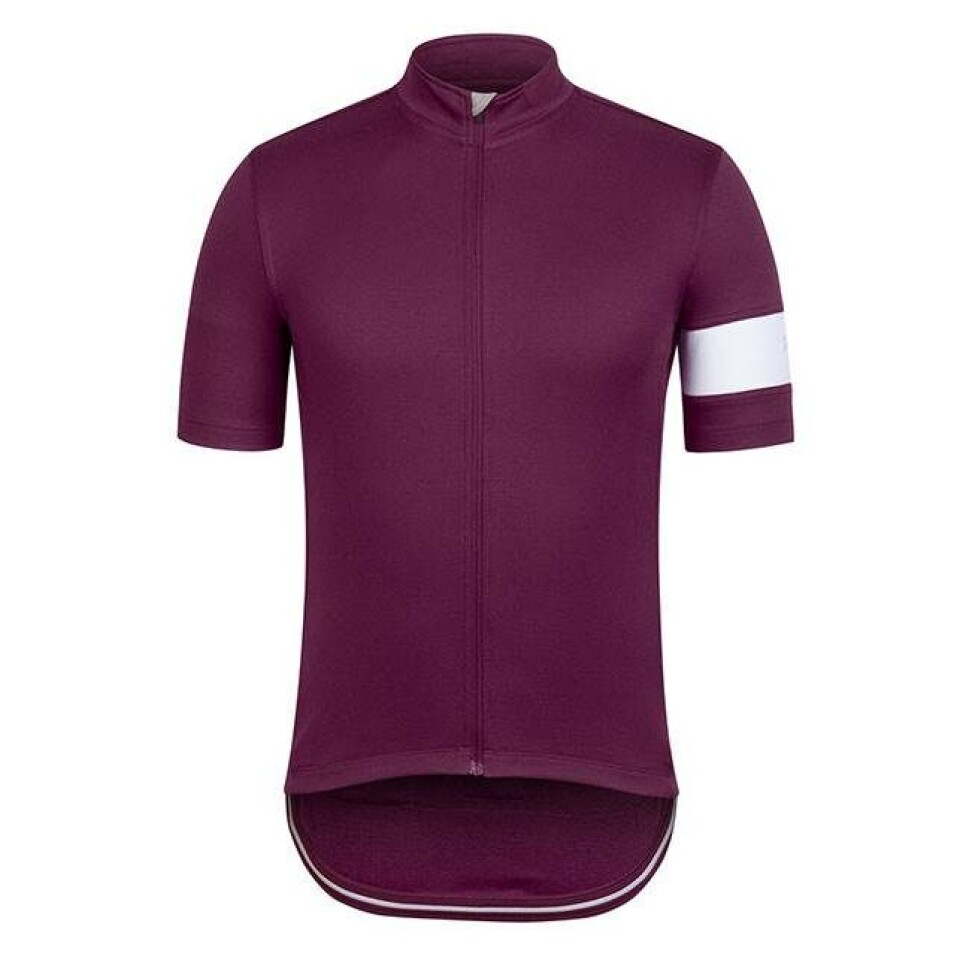 Modeposten: Nyt lovende, dansk tøjmærke: ”Nu har vi set nok strikhuer og fuldskæg, det er tid til at mænd finder deres egen unikke stil”