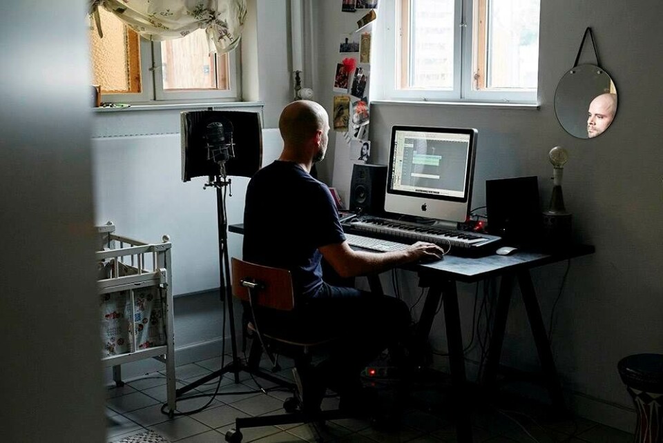 ”Jeg er familiefar, læge på Rigshospitalet og så skriver jeg pophits til P3”