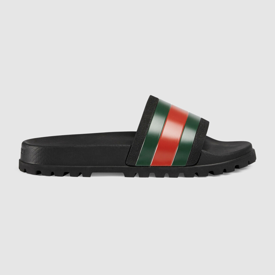 Sommerens fodtøj er H2O-badesandalen i dyr forklædning: Gucci, Prada og Balenciaga laver den alle