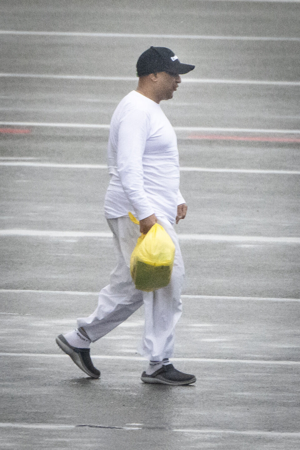 Han er tiltalt for at stjæle vores skattekroner. Nu stjæler vi hans look