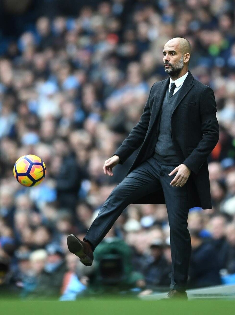 Fra gentleman til hooligan: Her er Pep Guardiolas stiludvikling i 16 billeder