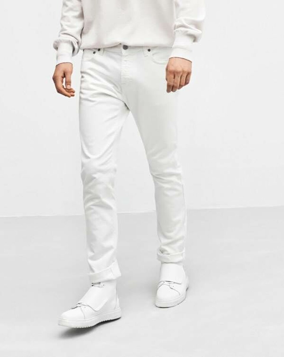 Fem modige måder at bære denim på denne sommer