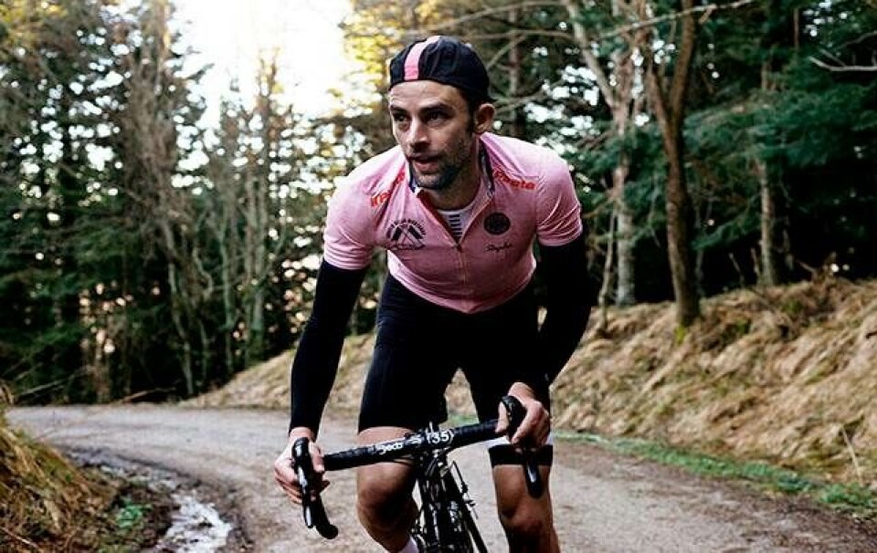 Kreativ cykeltøj-designer lancerer stilfuld trøje til minde om Pantani