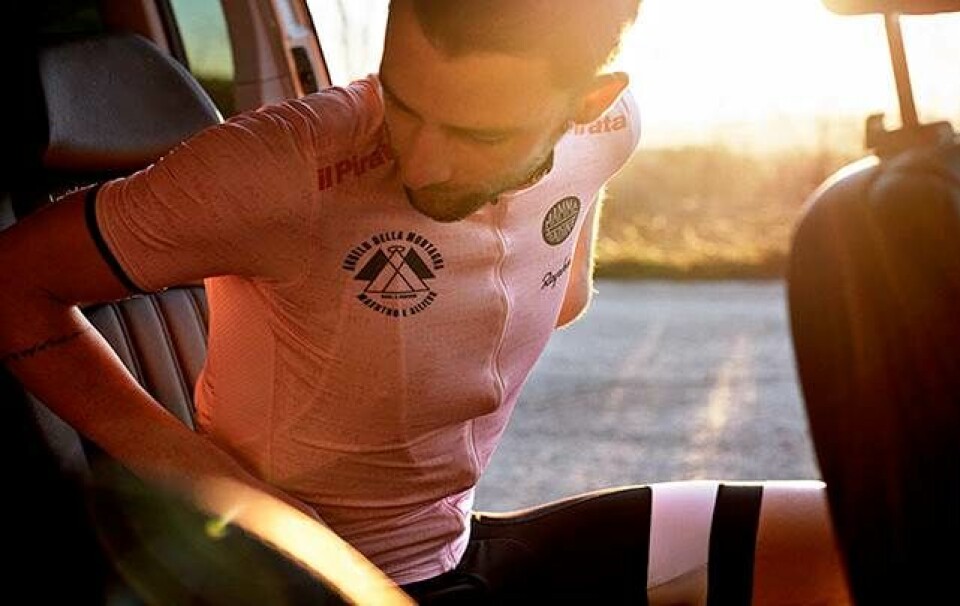 Kreativ cykeltøj-designer lancerer stilfuld trøje til minde om Pantani