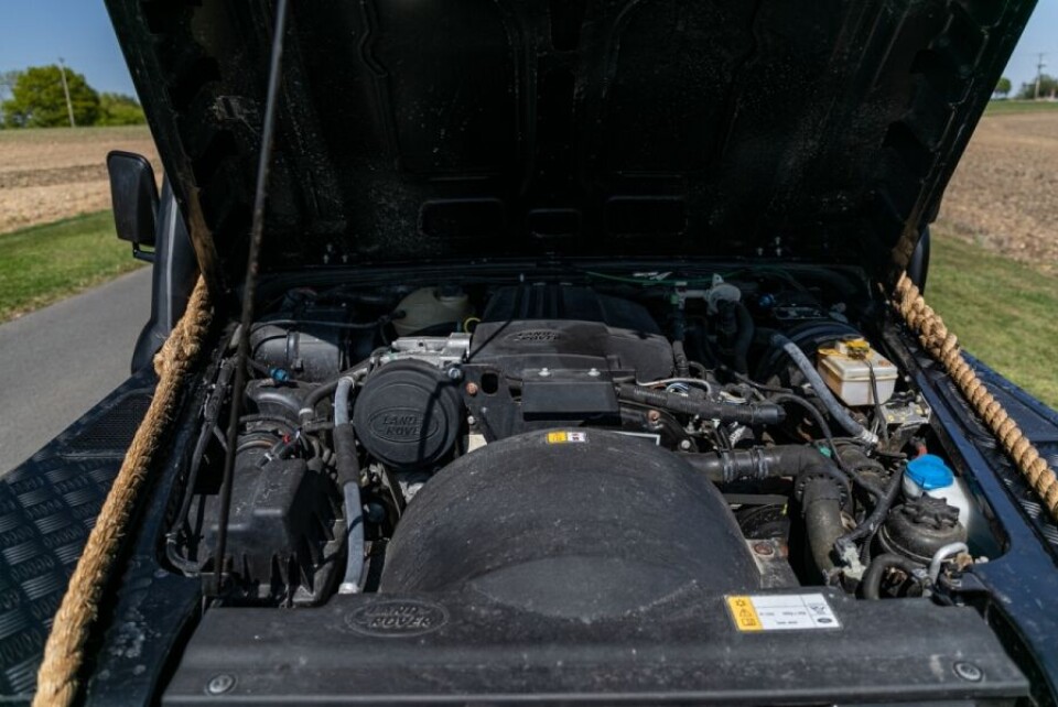 James Bonds Land Rover Defender fra Spectre er på auktion