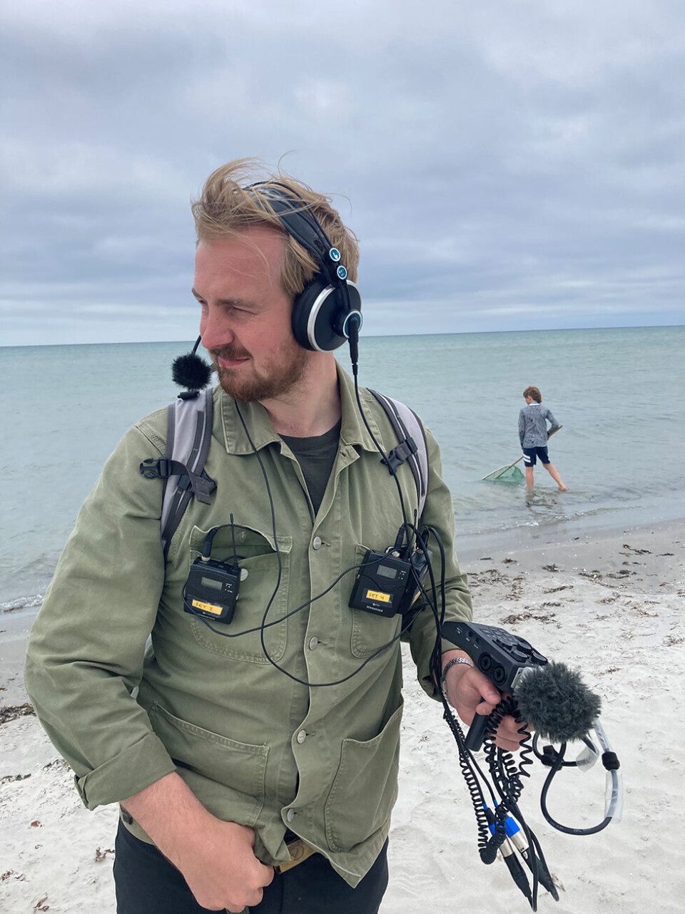 ’Søn af alt der gror’ plukker salturt på hemmelig strand på Djursland: ”Her stopper tidsrammerne”