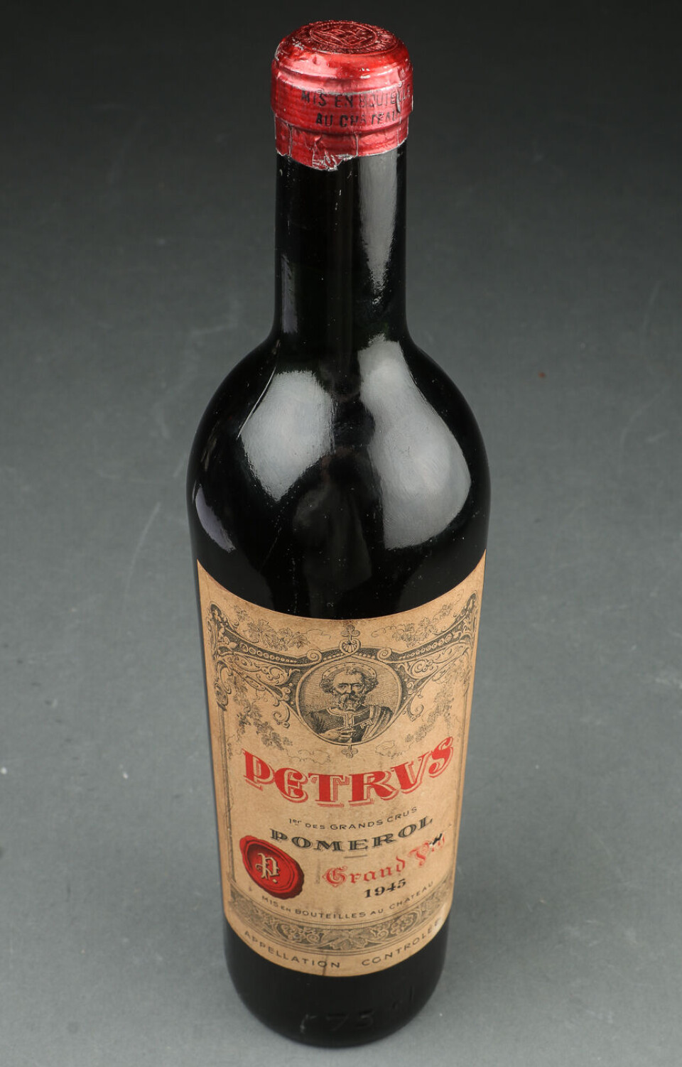 Lauritz.com solgte mandag aften en speciel flaske vin til 50.000 kroner