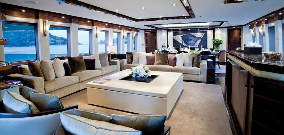 Tag et kig ind i fem overdrevet luksuriøse yachts, der er til salg lige nu