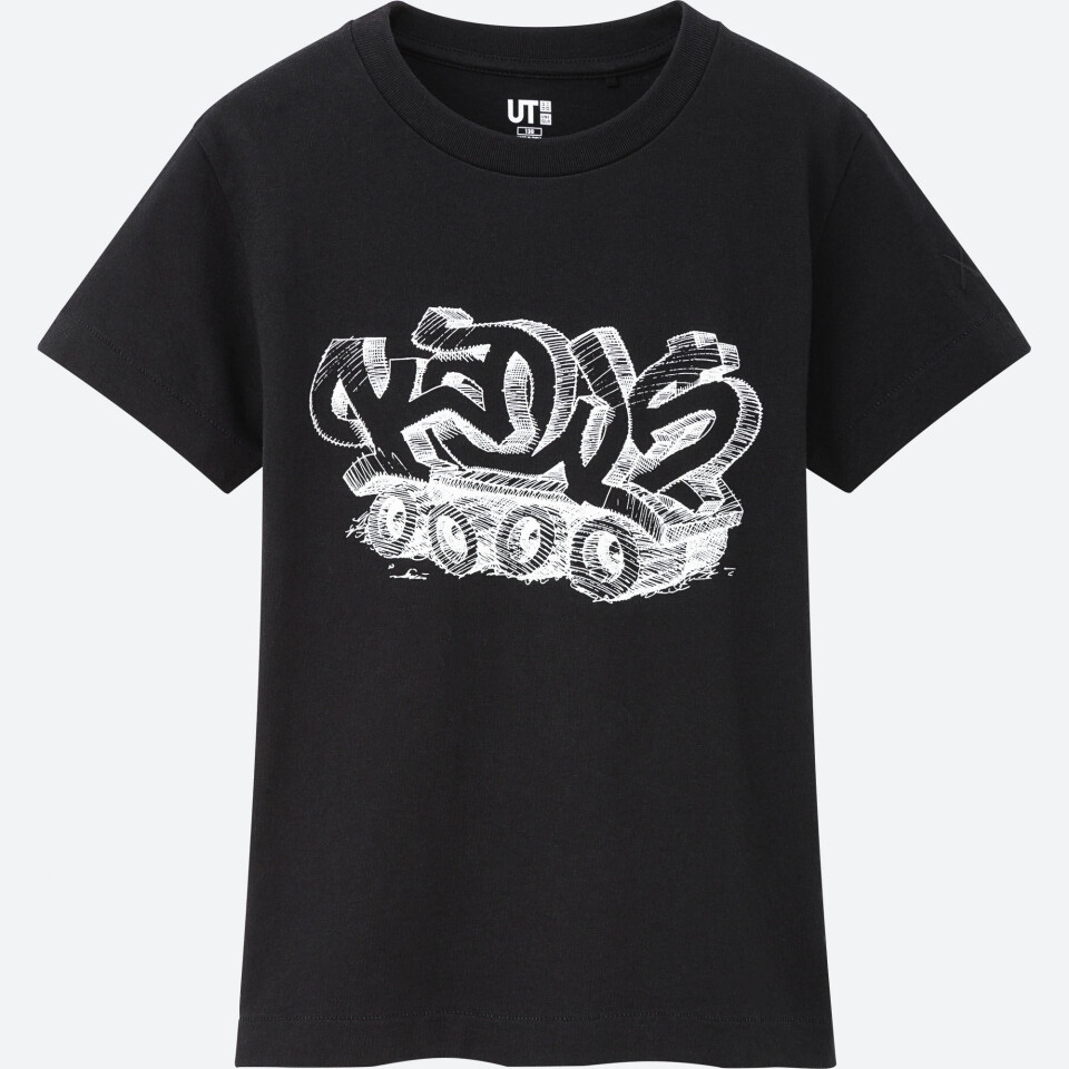Uniqlo udgiver kollektion med KAWS