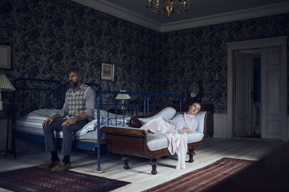 Modeserie: Træd ind i et støvet univers af adelig karakter