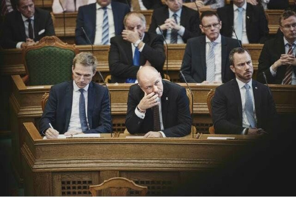 ”Hvis du er svag, er du på vej væk. Schæferhundene går altid efter det blødende dyr i flokken”