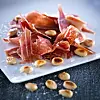 Bichels weekendhapser: Anderillette og Jamon Iberico de Bellota med ristede marconas mandler