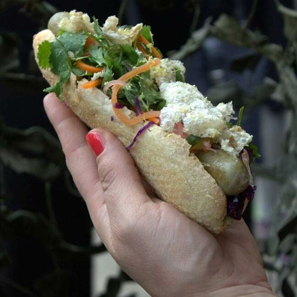 Manden i centrum: Hotdogmester væltet af tronen