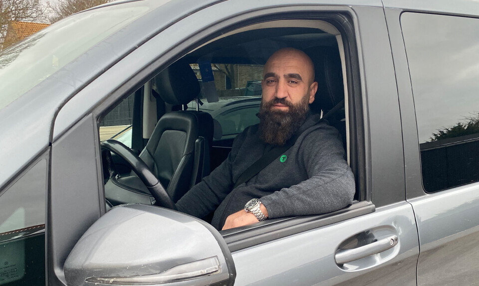 Skal man sætte sig på forsædet eller bagsædet i taxaen? Vi har spurgt en chauffør