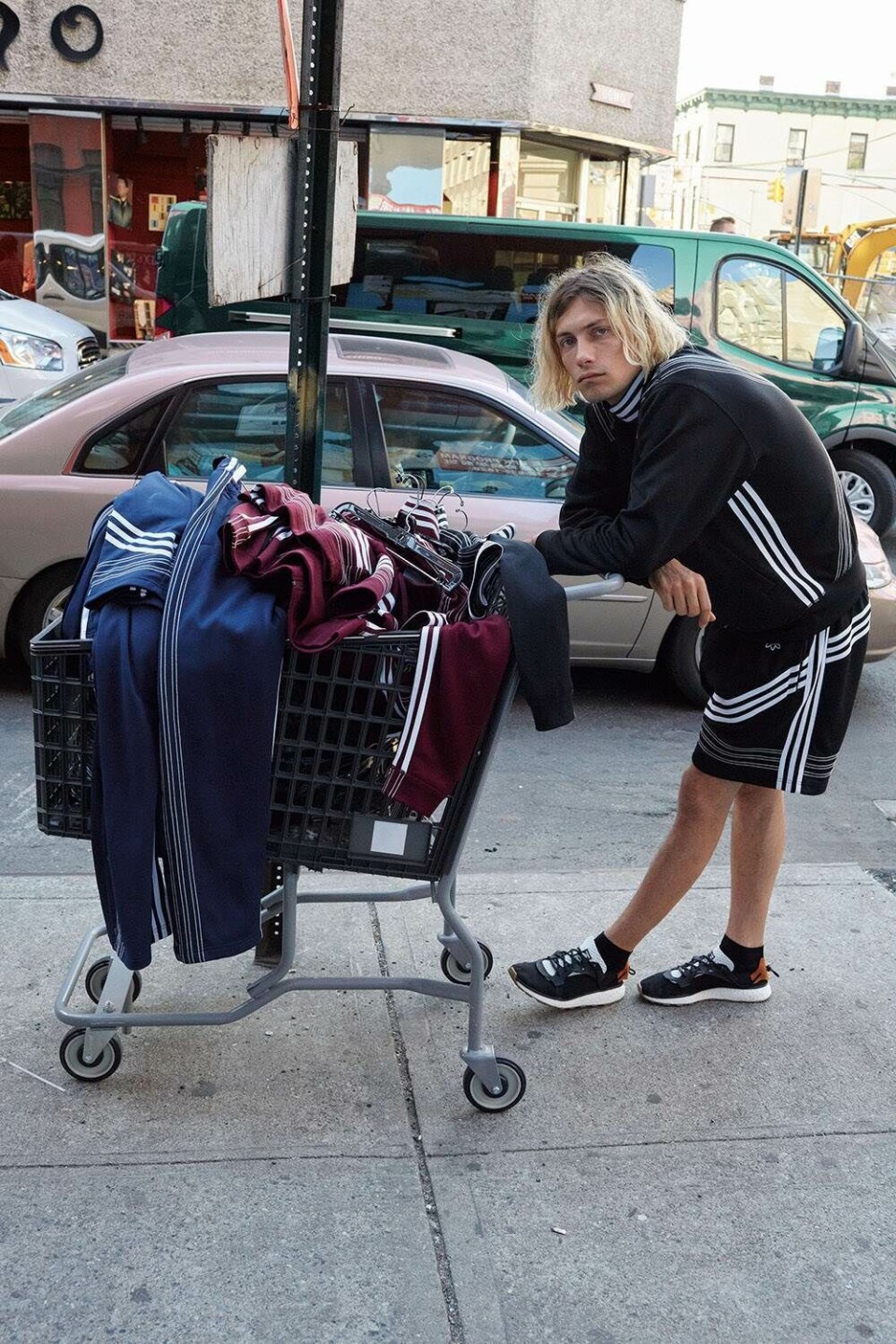 Nu kan du købe den nye kollektion fra Adidas x Alexander Wang