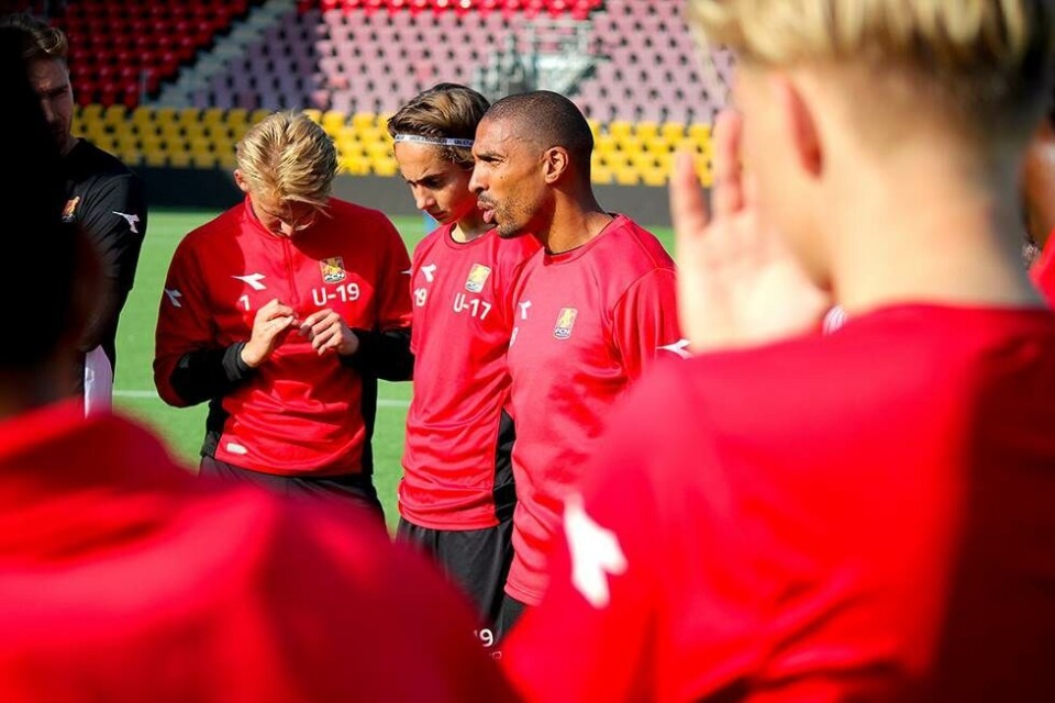 I FC Nordsjælland coacher Superligaspillerne de unge: Inspirationen til den specielle ordning kommer blandt andet fra Paul Scholes