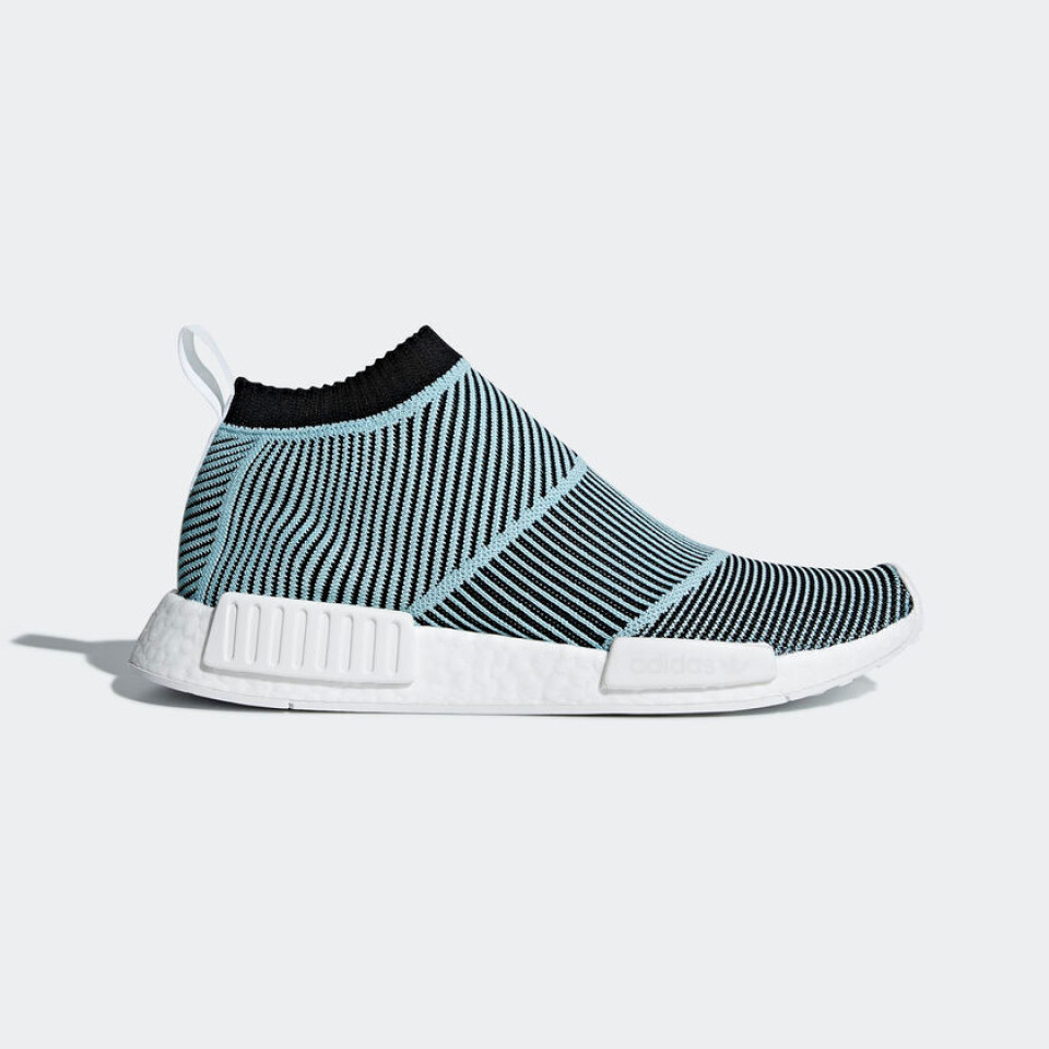 Grøn hurtigløber: Adidas sælger en million sko af plastik fra verdenshavene