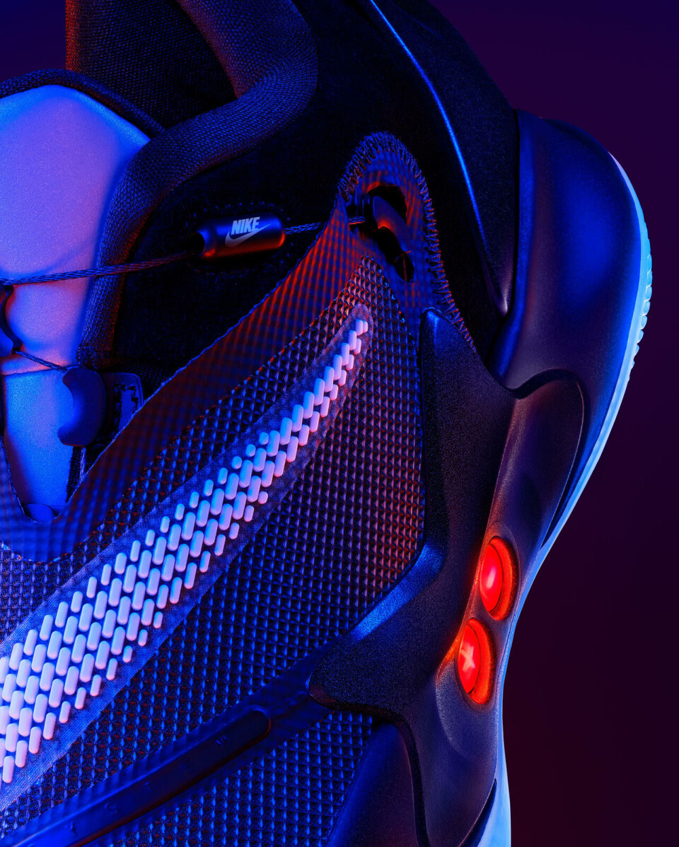 Nike er tilbage med en ny og bedre udgave af selvbindende sko