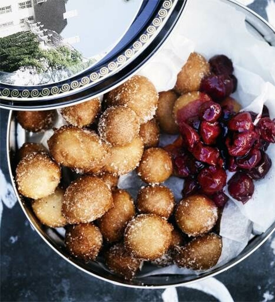 Nonneprutter med kirsebærsyltetøj