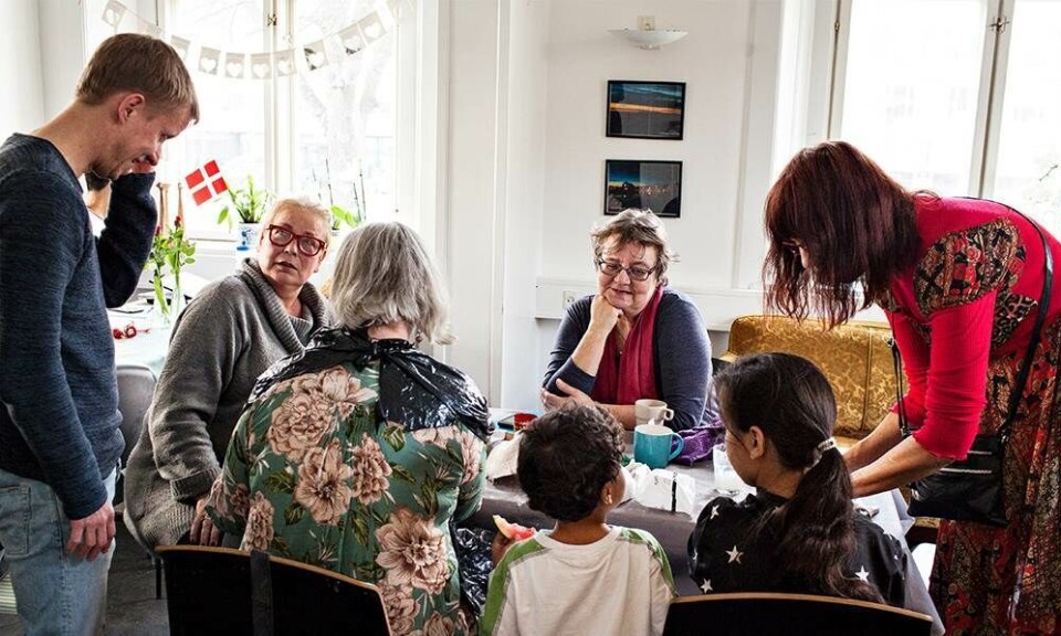 Carsten Larsen er næstehjælper: ”Der er mennesker derude, som er dybt desperate, og som hverken har råd til mad, medicin eller tøj”
