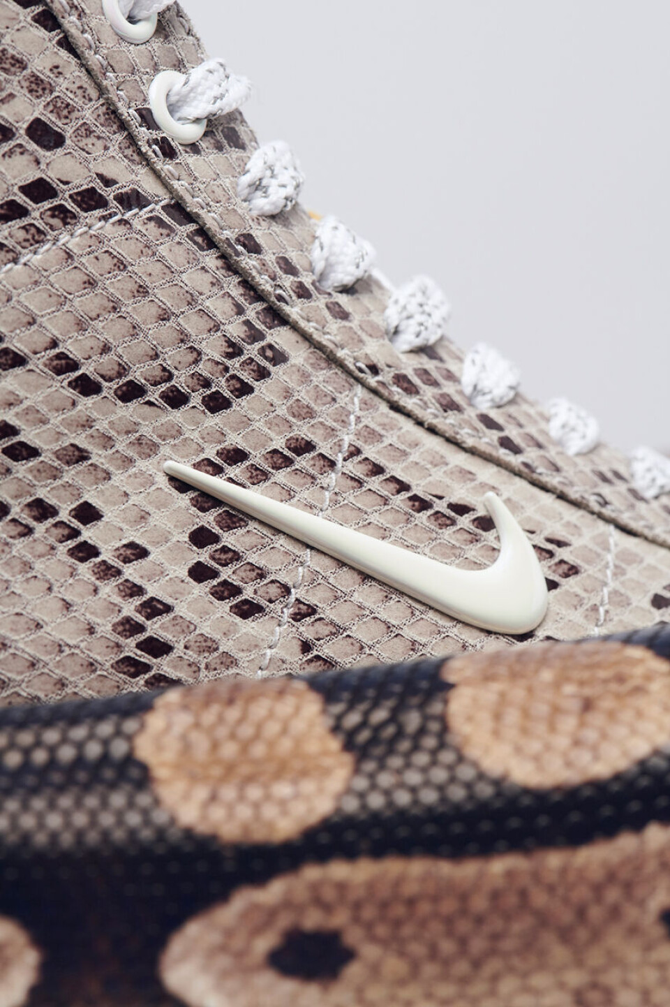 Soulland redesigner Nike SB Blazer med slangeskind