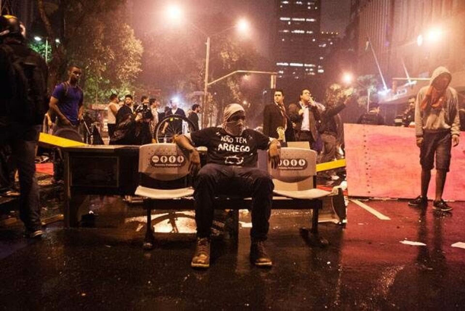 Protest i paradis: Tåregas og molotow cocktails i Rio de Janeiro