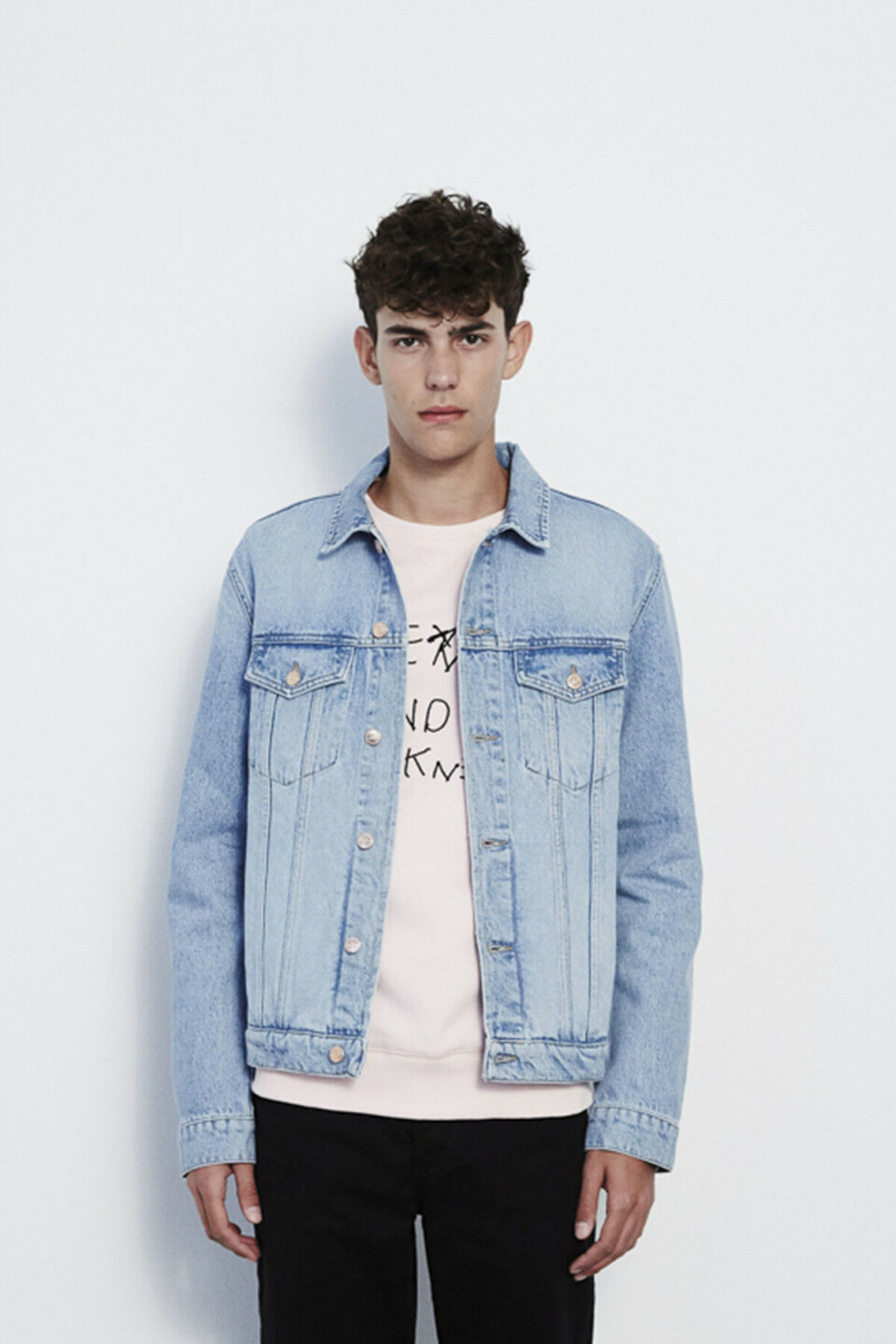 Én på jakken: 13 rå denimjakker