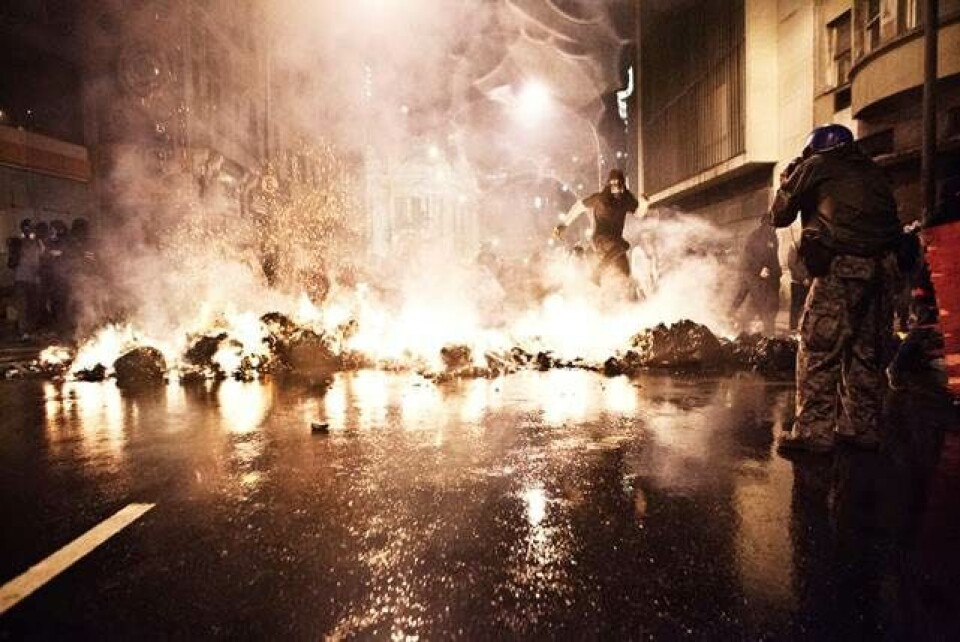 Protest i paradis: Tåregas og molotow cocktails i Rio de Janeiro