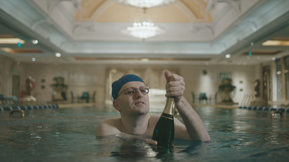 Frederik Cilius og Rasmus Bruun om deres nye film: ”Vi snakkede om, vi helst ville være milliardærer i Kina eller på kontanthjælp i Danmark”